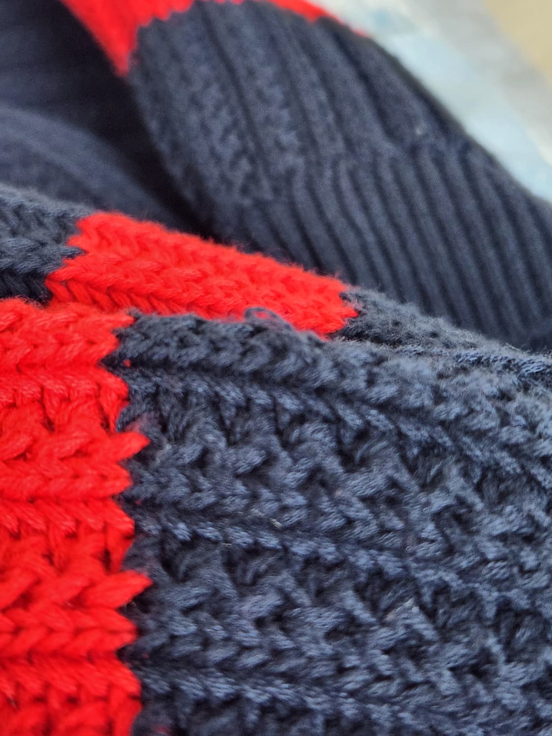 슈프림  스트라이프 스몰박스 스웨터 네이비 상품이미지4