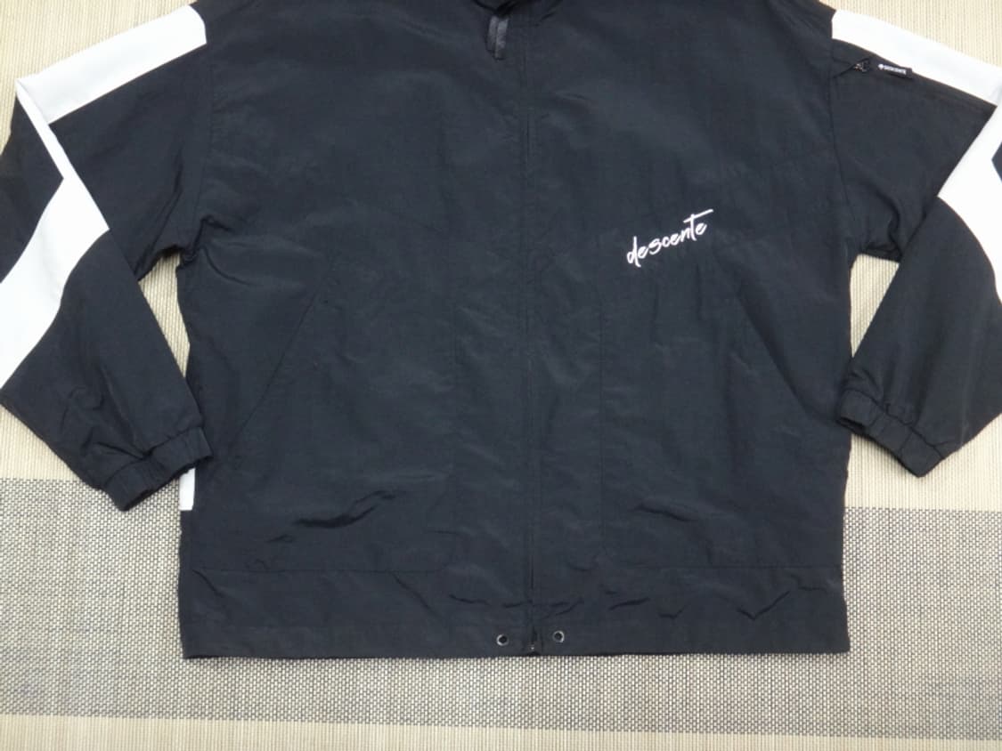 (105) 데상트 남성 3X3 뉴트럴 블랙 웜업 자켓 상품이미지5