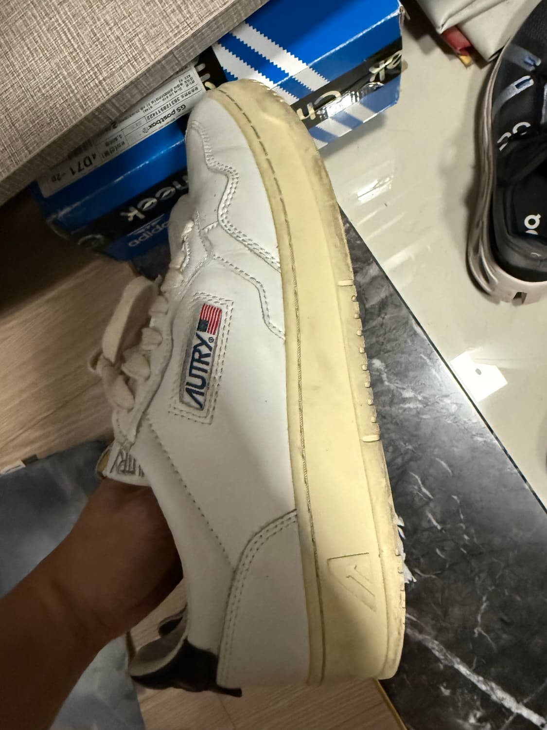 오트리 42사이즈 상품이미지2