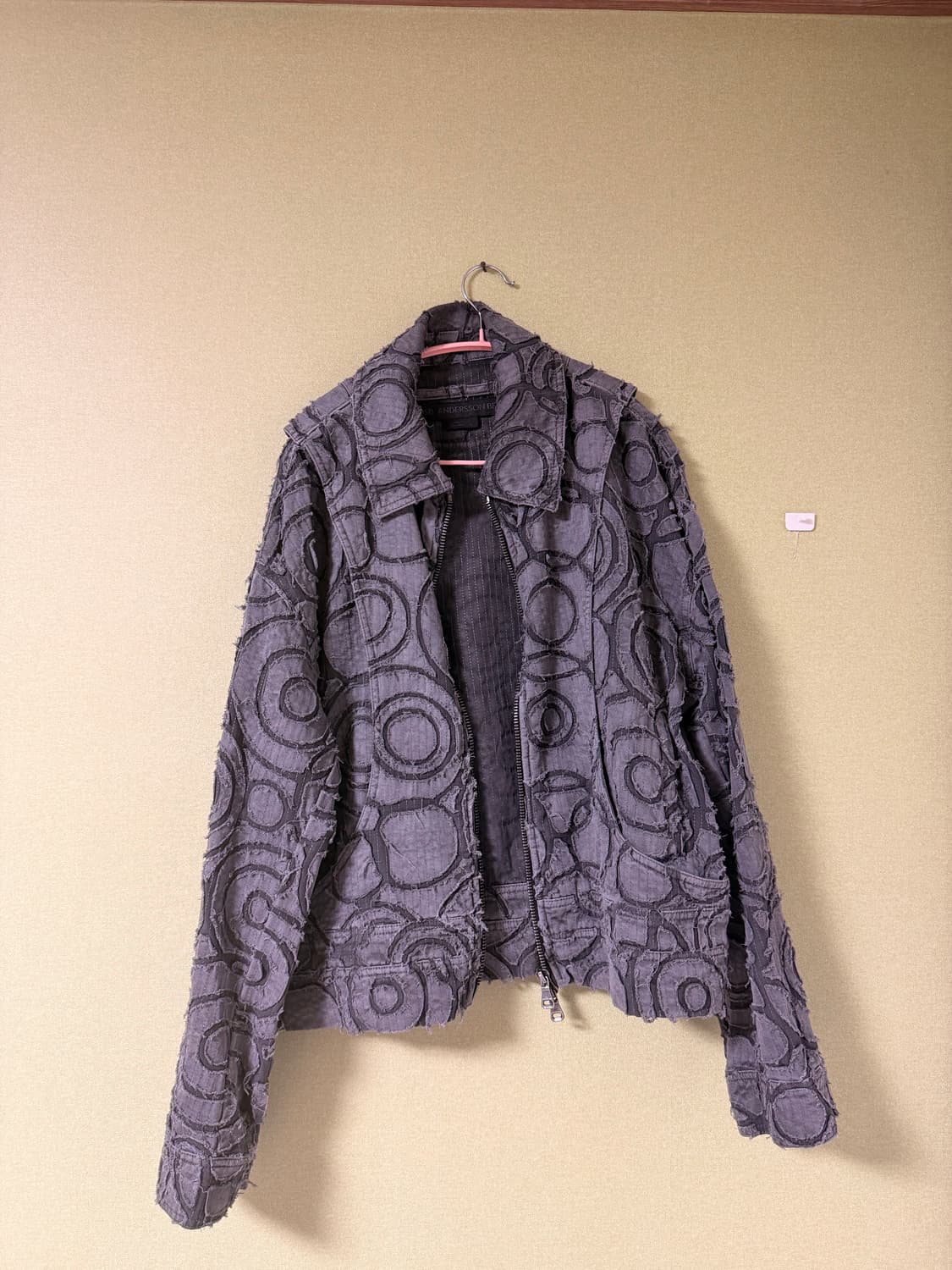 [KREAM 단독] ADSB 앤더슨벨 번아웃 다이드 집업 자켓 차콜 상품이미지1