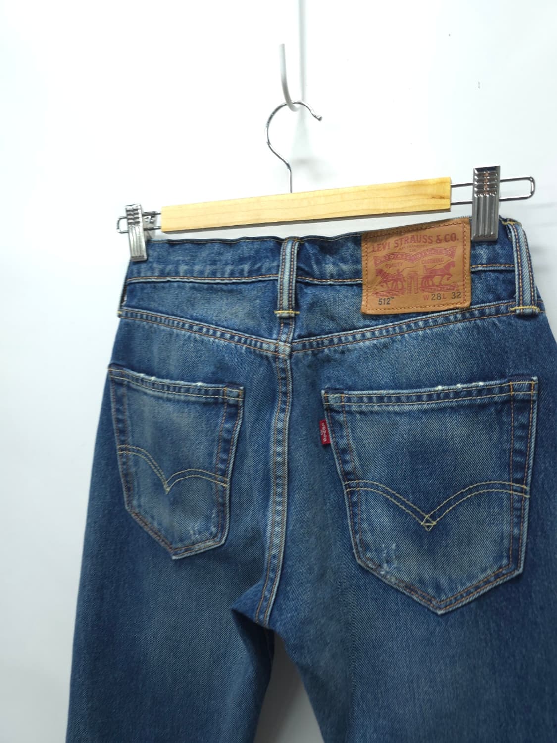 리바이스 여성 512 슬림 테이퍼드 중청 데미지진(28) 상품이미지7