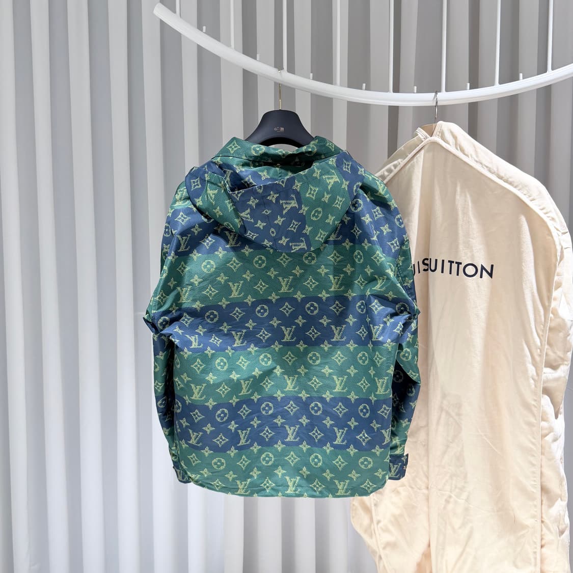 (S+/50) / 루이비통 모노그램 프린티드 코치자켓 / 26년식 상품이미지5