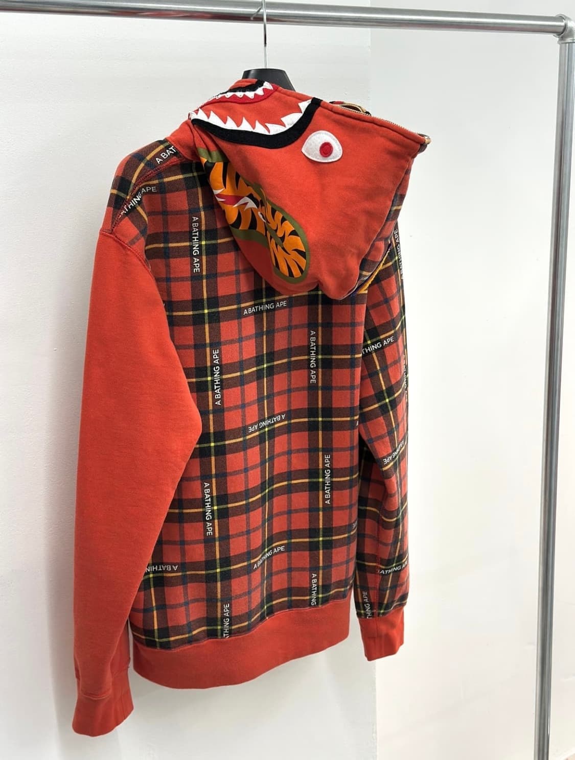 베이프 체크 샤크 후드집업 상품이미지2