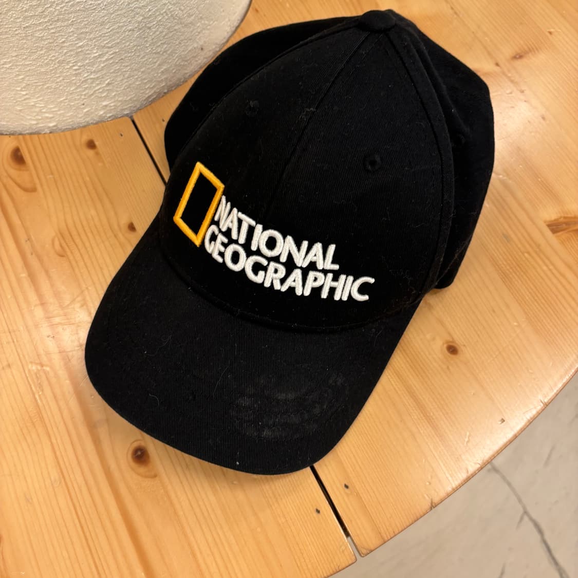 내셔널지오그래픽 블랙 빅로고 볼캡 상품이미지1