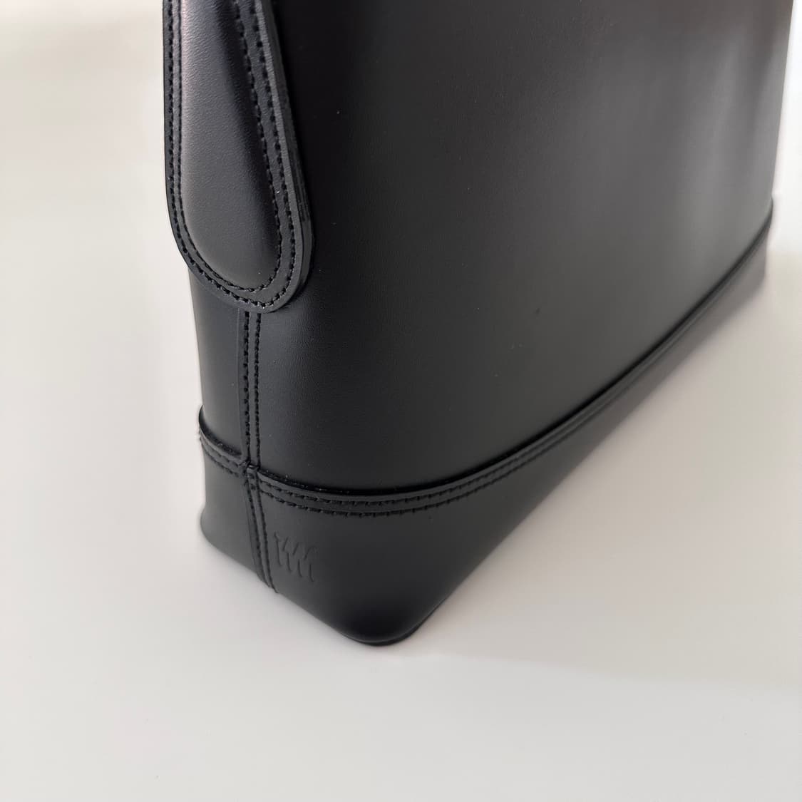 이세이미야케 im product 가죽 토트백 상품이미지4