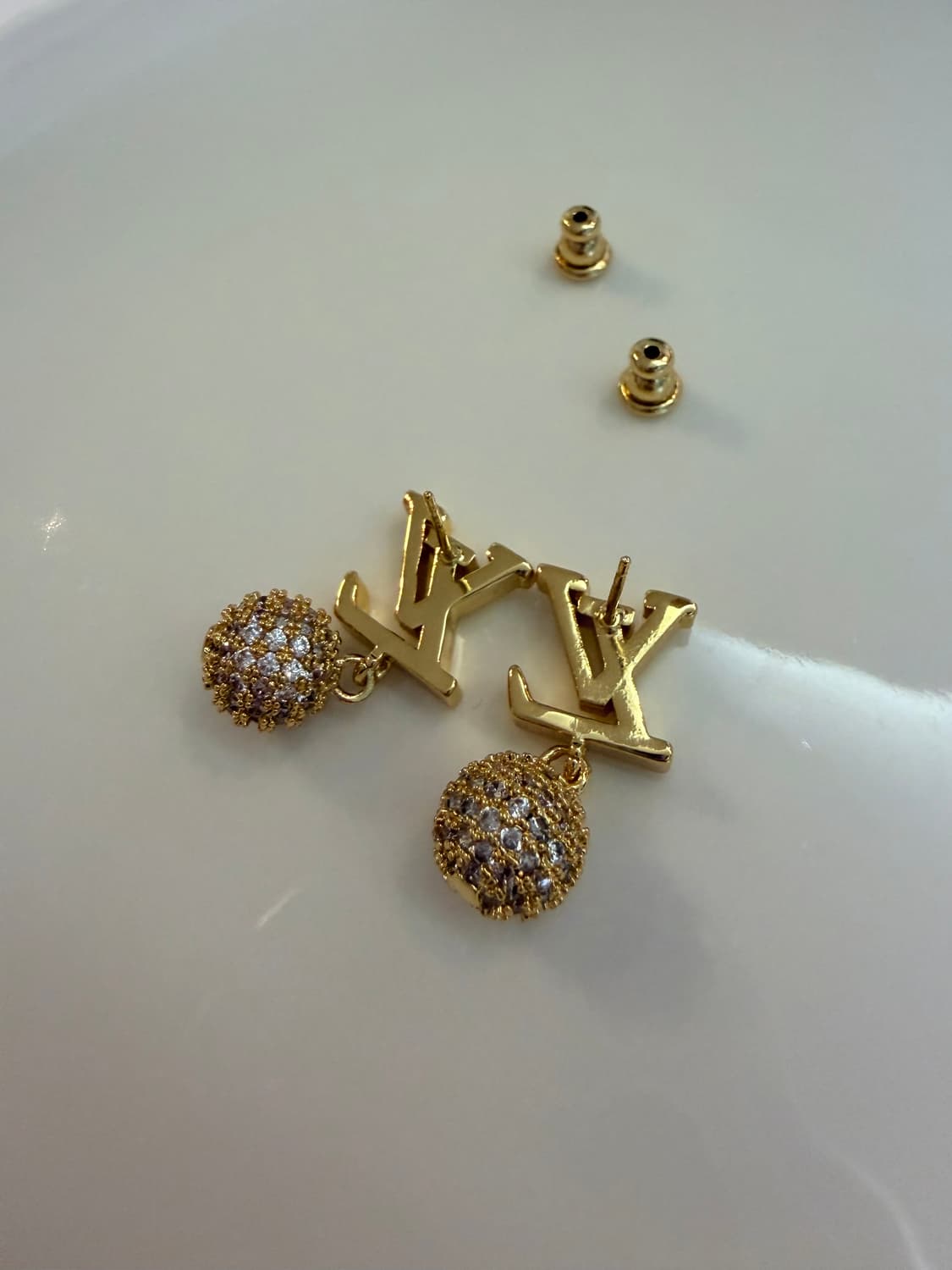 루이비통 업사이클링 금볼 아이코닉 귀걸이 상품이미지4