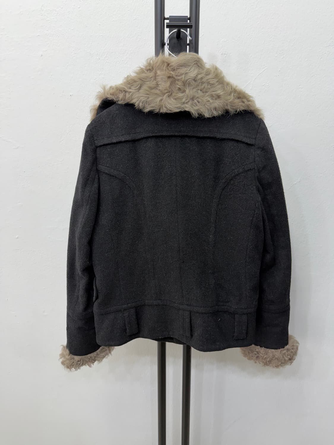 정품) maje 마쥬 블랙 퍼 카라 숏코트 36 상품이미지5