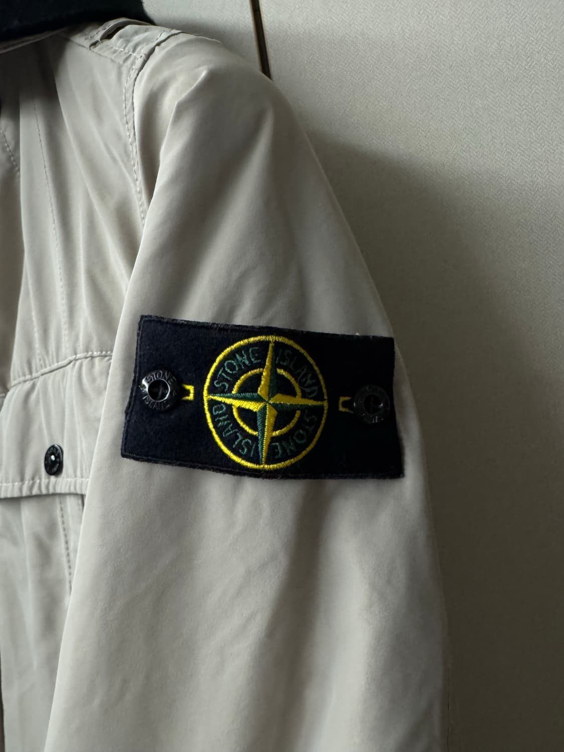 스톤아일랜드 마이크로랩스 11주년 프리마로프트 패딩 자켓 상품이미지4