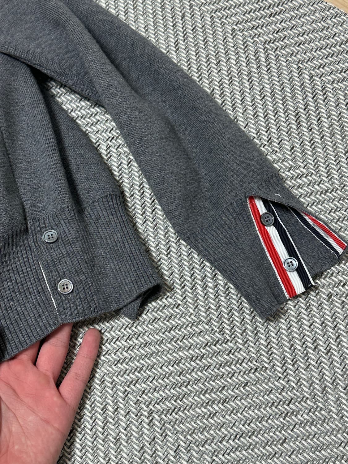 [새상품급] 톰브라운 밀라노스티치 가디건 상품이미지6