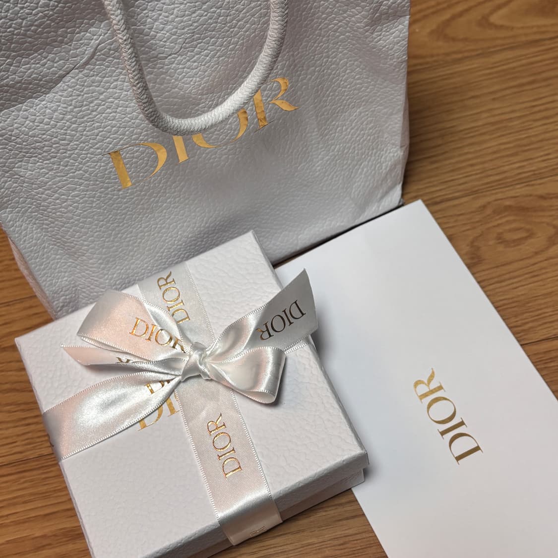 디올 새들 블룸 카드 지갑 블루 오블리크  상품이미지10