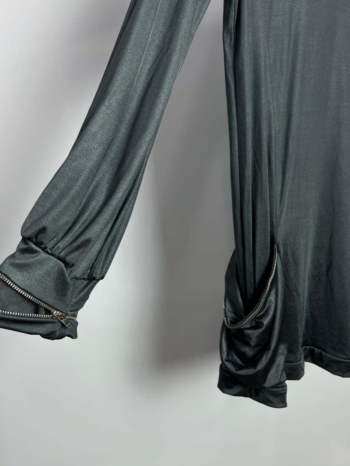 HEAVEN AND EARTH 지퍼 디테일 롱 슬리브 상품이미지5