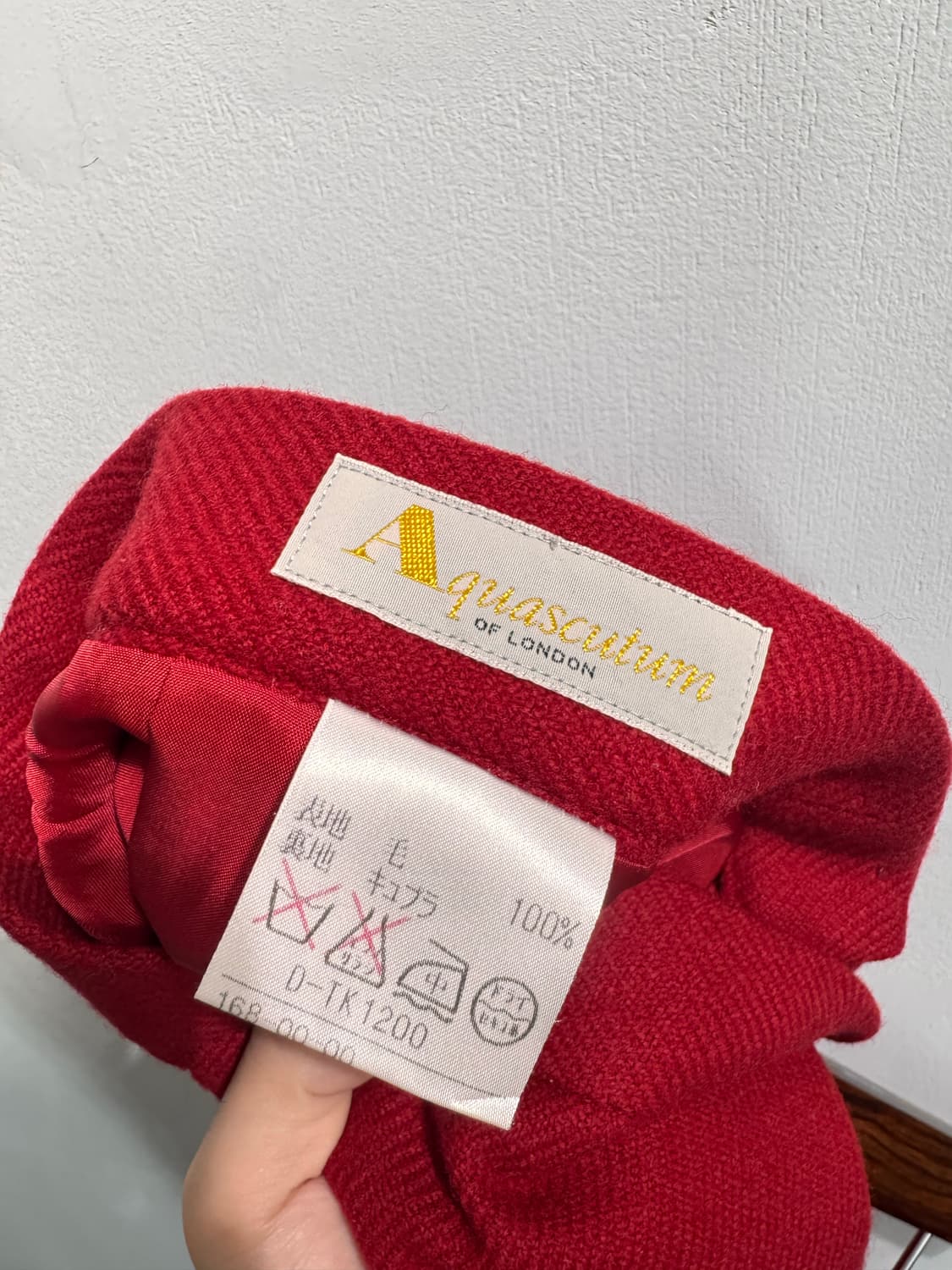 Aquascutum 울100% 레드 셋업 C502 상품이미지8