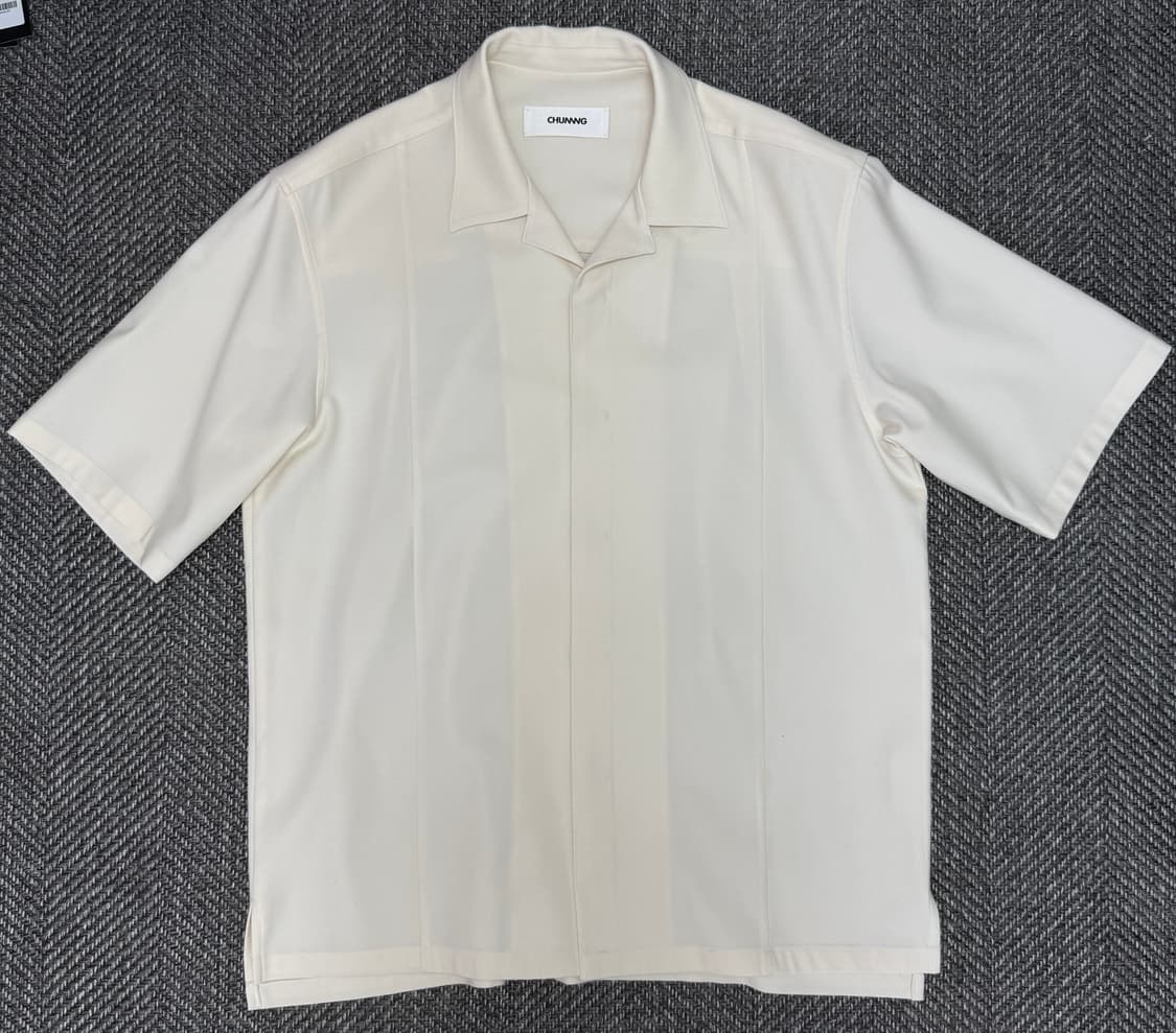 CHUNNNG(청) 반팔 셔츠 아이보리컬러 남자 L사이즈 상품이미지1