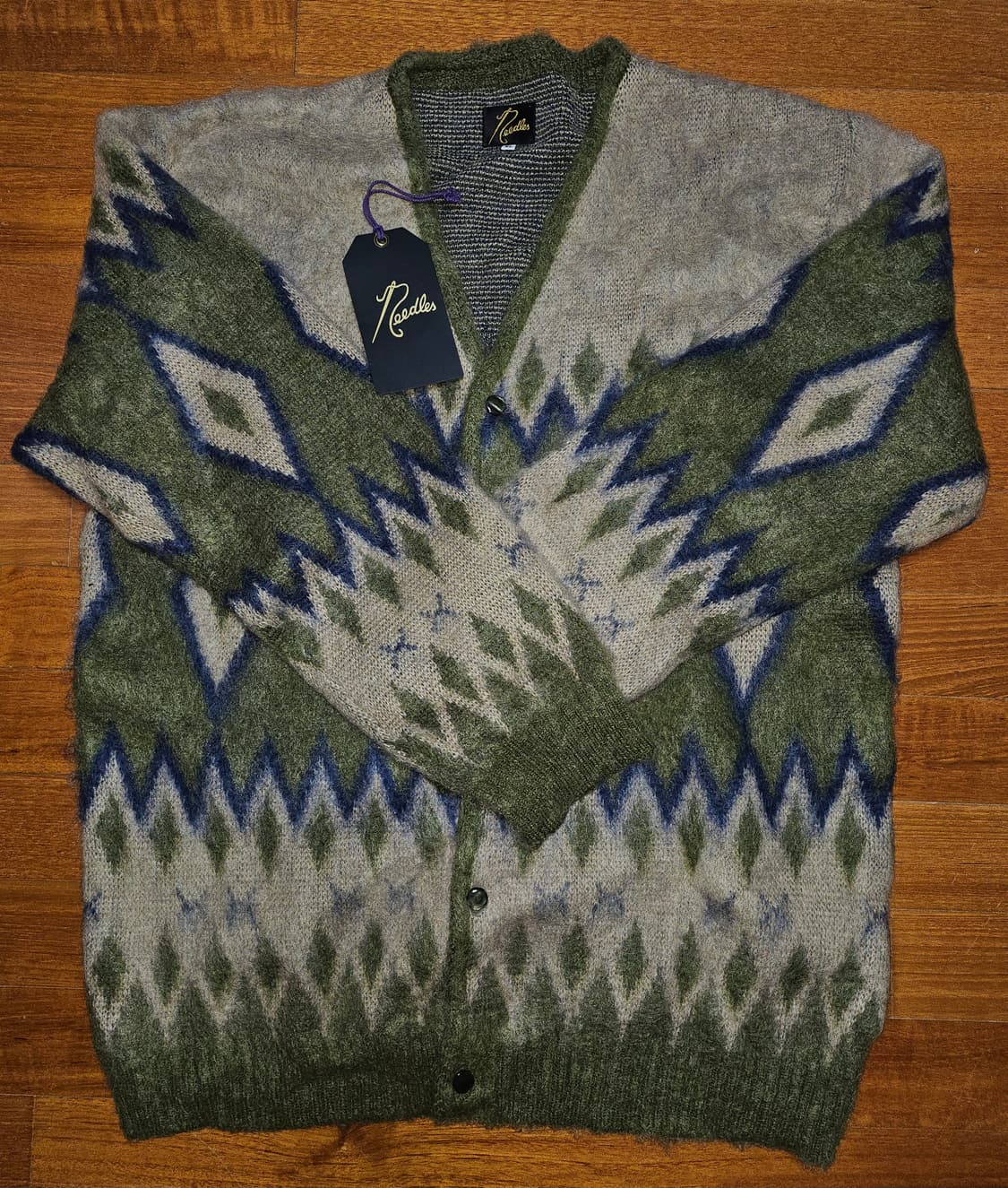 니들스 다이아몬드 모헤어 가디건 올리브 상품이미지6