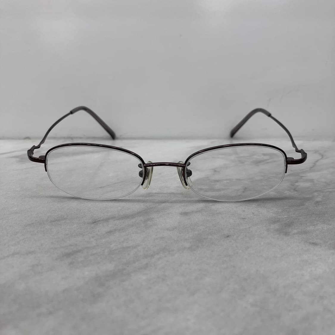 C74 MEET EYEWEAR 유광 브론즈 오벌 반무테 안경 상품이미지6