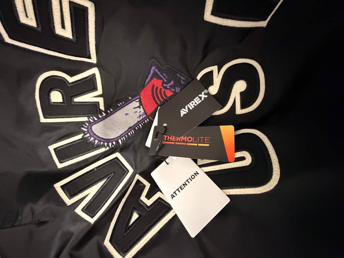 아비렉스 체인소맨 콜라보 상품이미지4