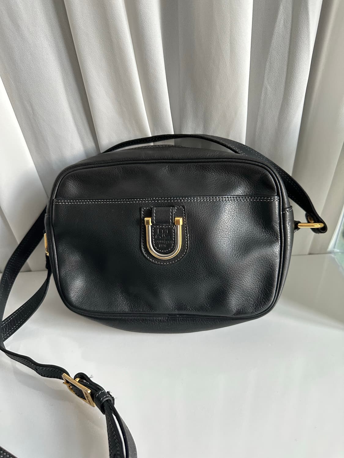 꾸레쥬 빈티지 크로스 가죽 블랙백 상품이미지1