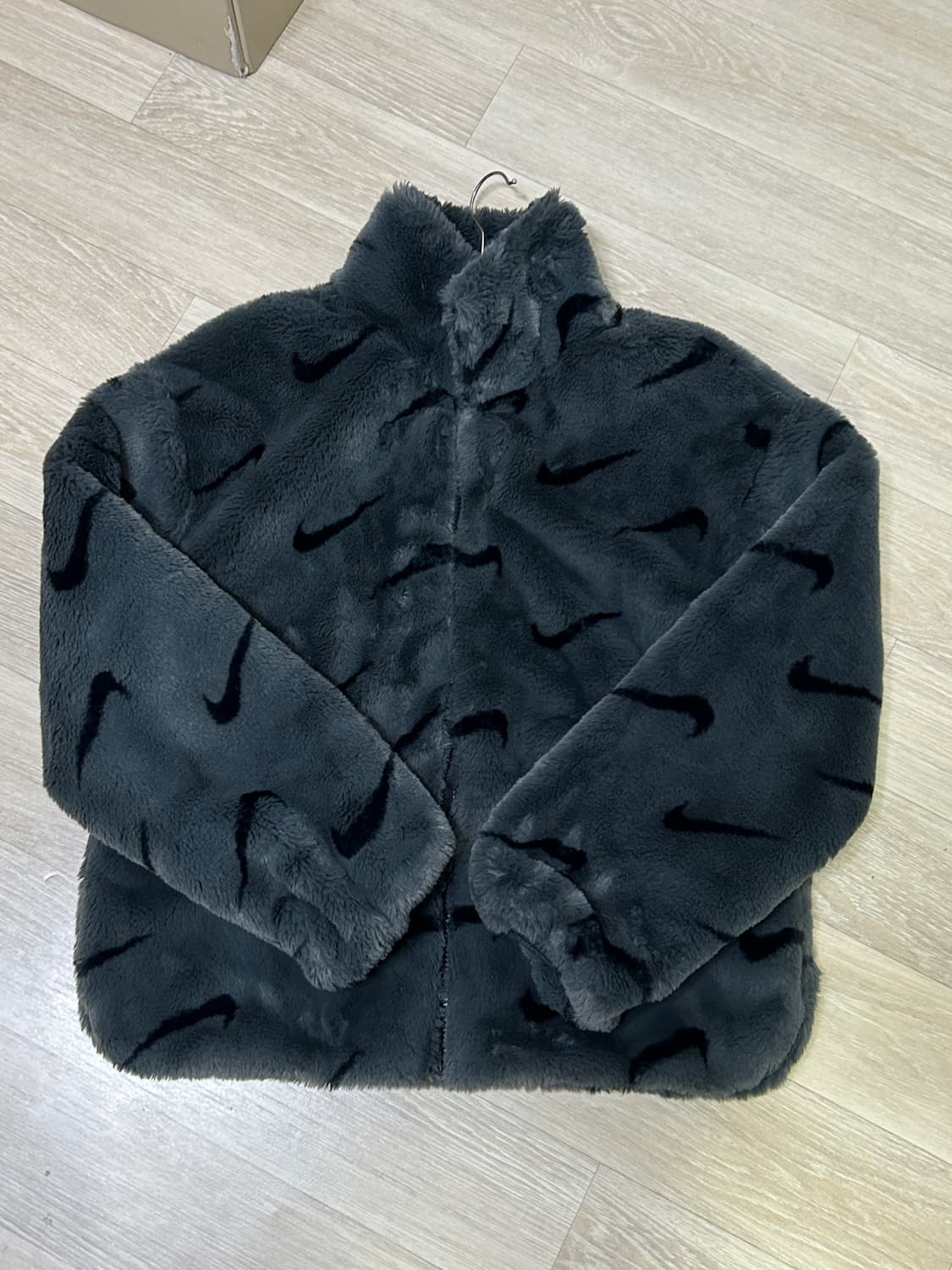 나이키 로고 퍼 자켓 상품이미지2