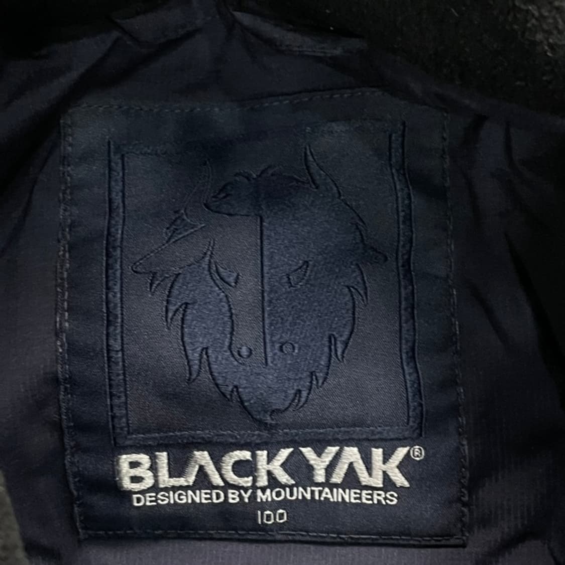 100 블랙야크 경량패딩 상품이미지3
