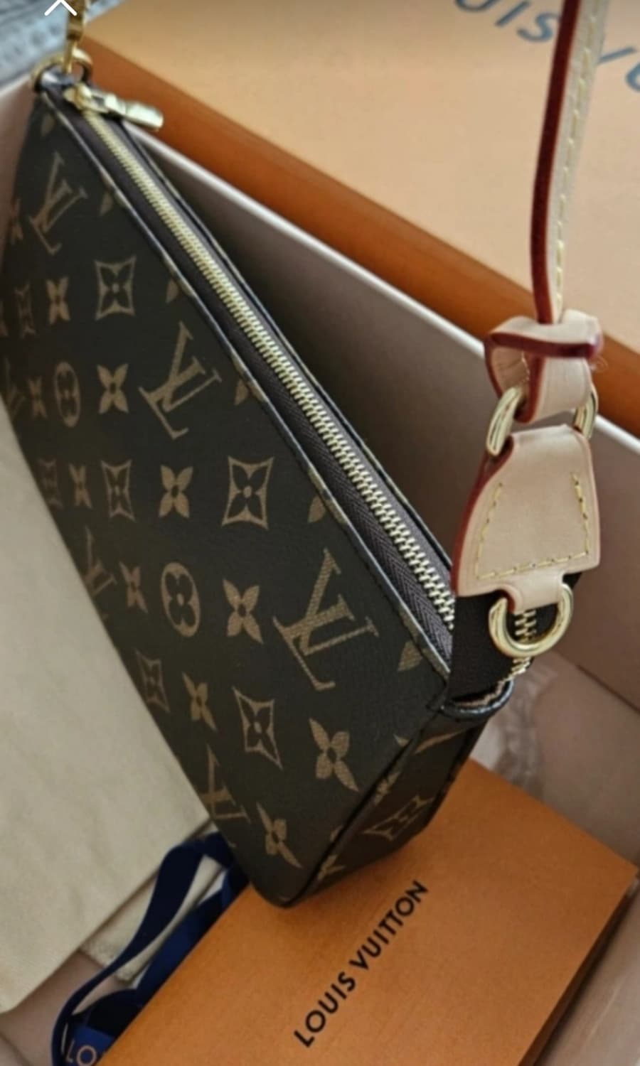 루이비통 파우치 숄더백 상품이미지1