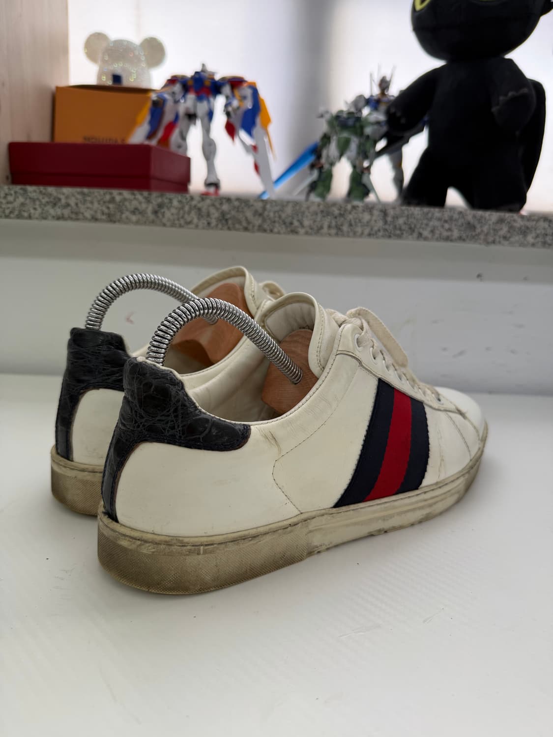 정품) 구찌 남성 삼선 스니커즈 41.5 상품이미지4