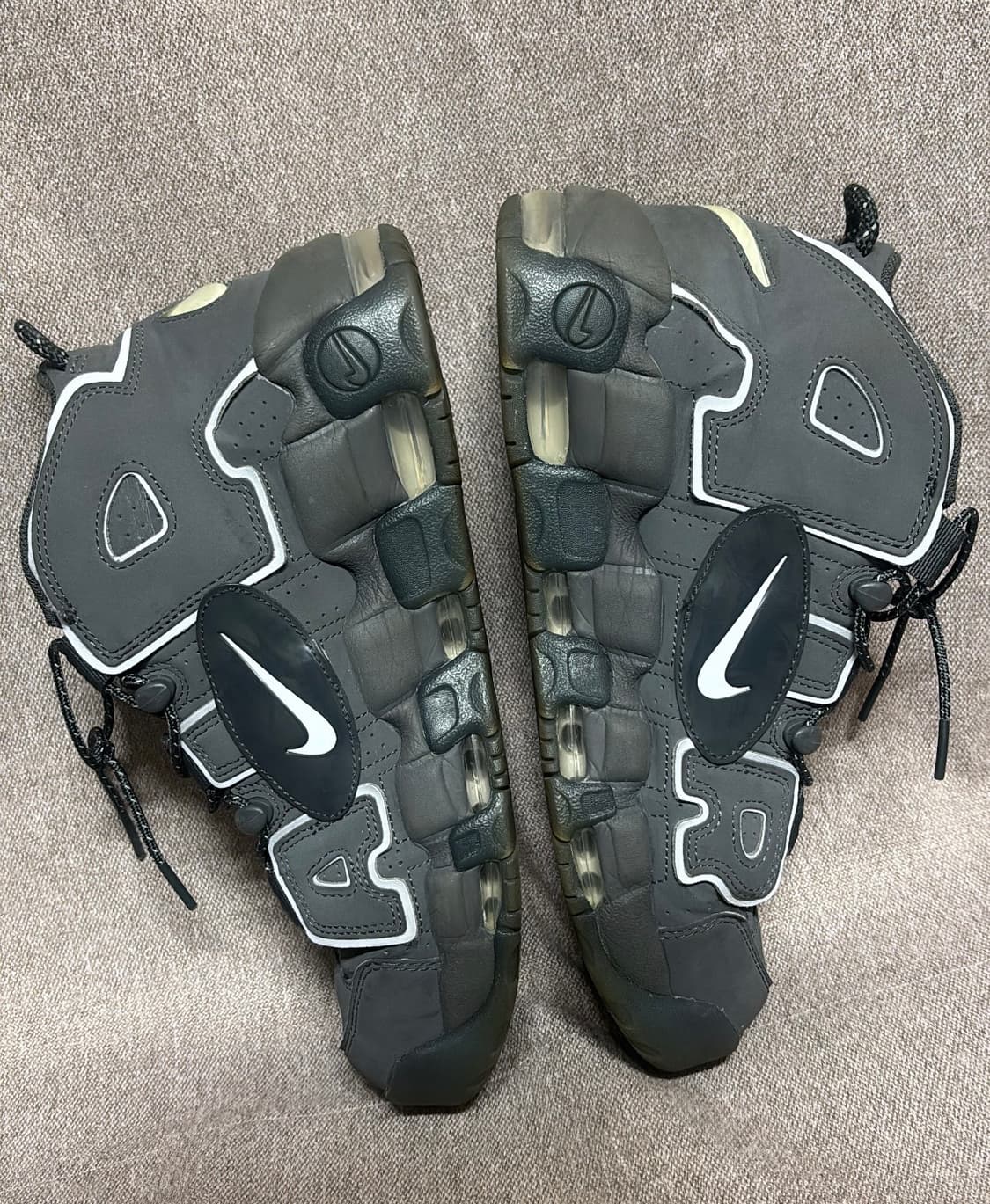 나이키 에어 모어 업템포 96 회색 스니커즈 275 상품이미지2