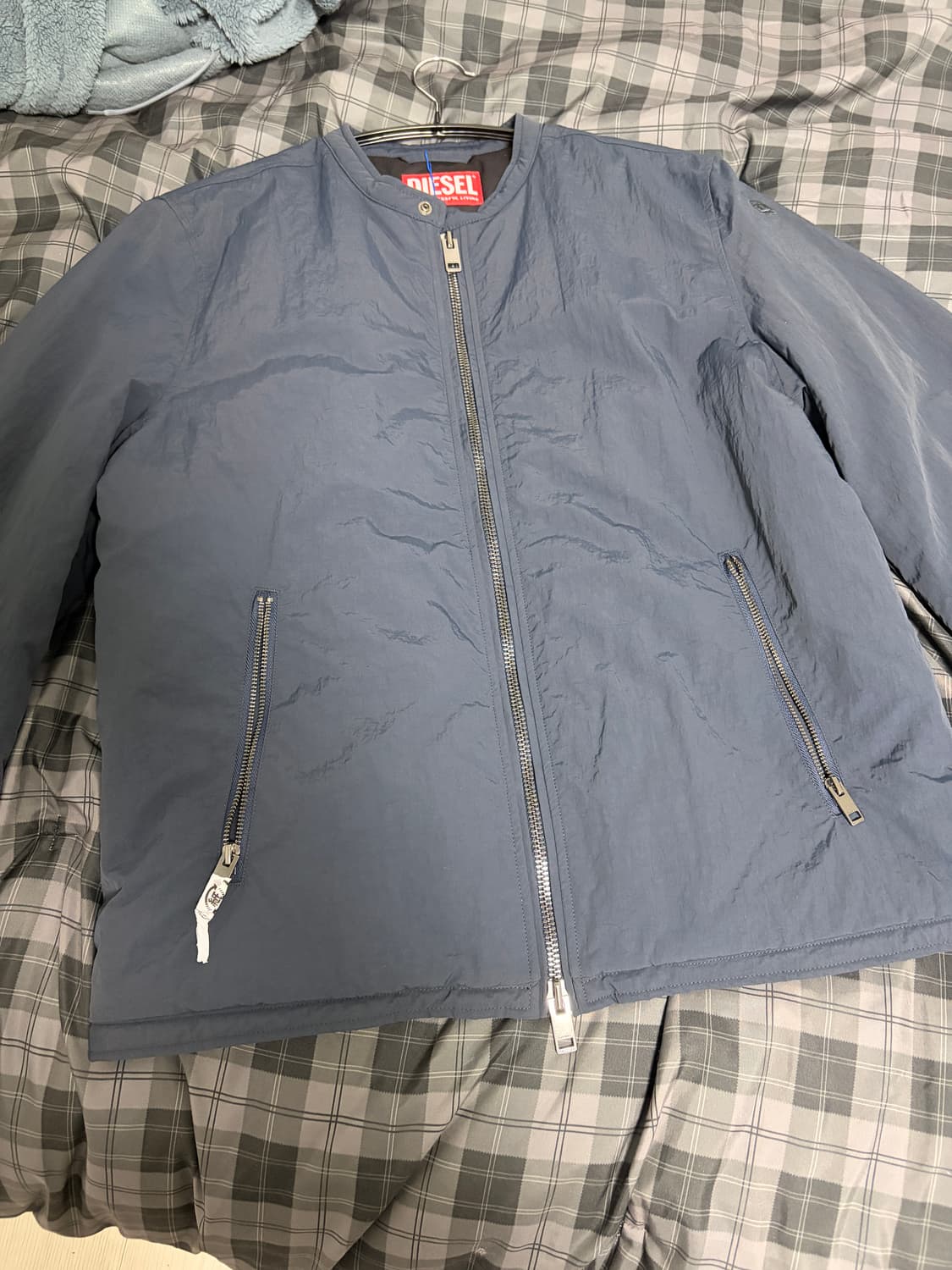 한번도 안입은 (48)디젤 J-카버-패드 재킷 - 네이비 판매합니다 상품이미지2