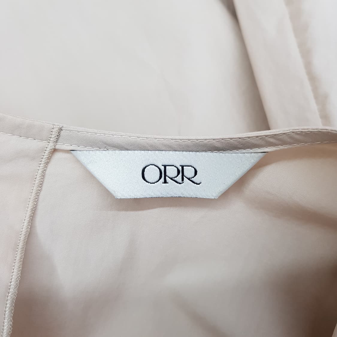 ORR 오르 2023 드레이프 트위스트 볼륨 블라우스 S사이즈 상품이미지4