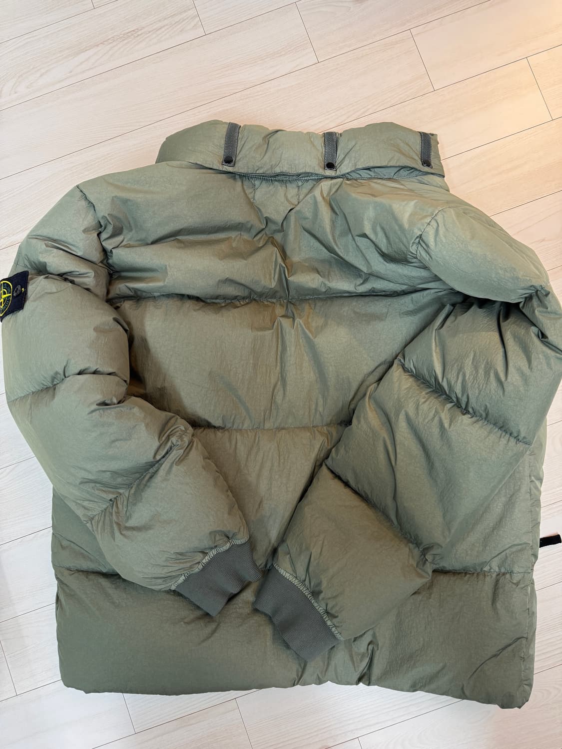 스톤아일랜드 가먼트다이드 크링클립스 다운 패딩 95 올리브 상품이미지4