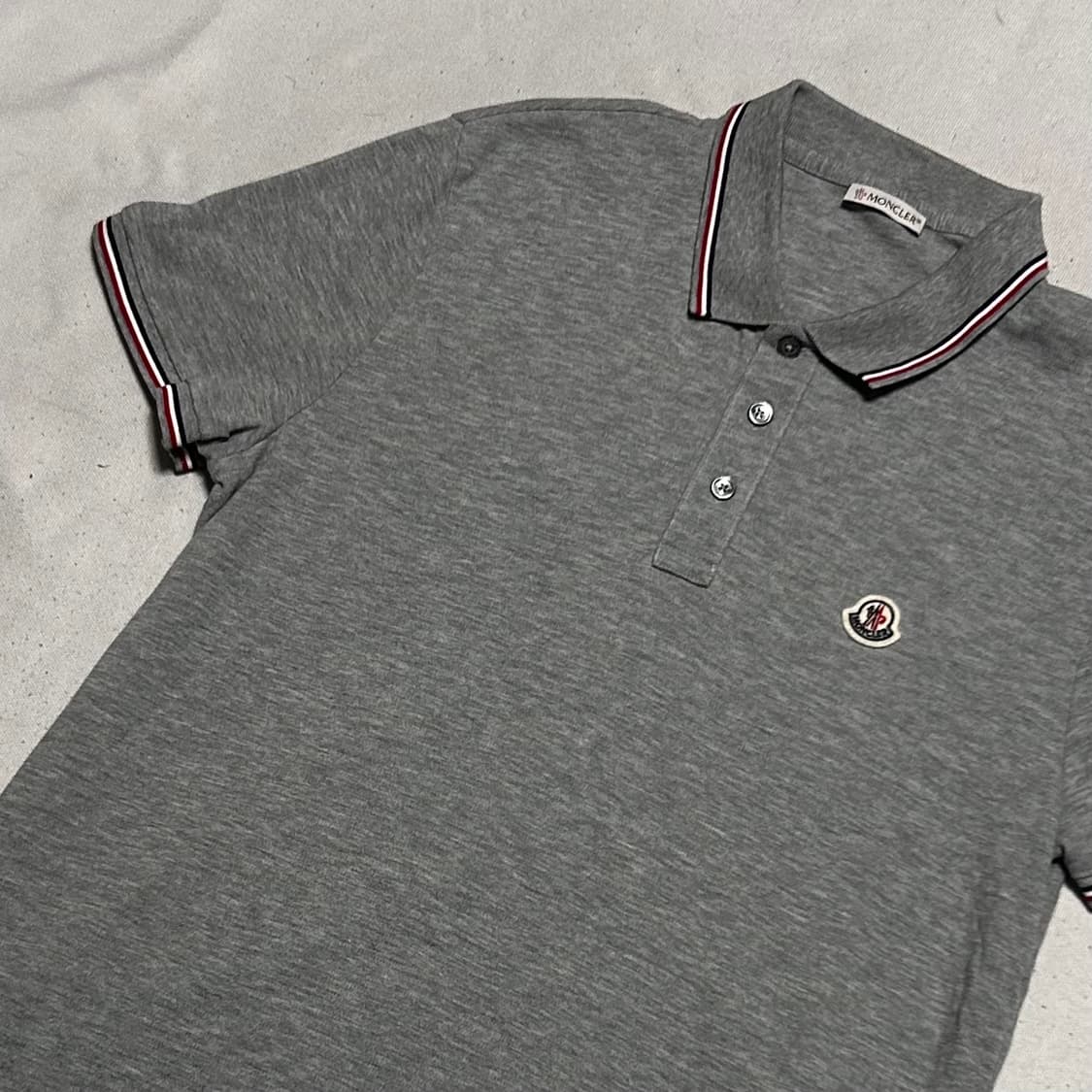 L 몽클레어 그레이 카라 반팔  상품이미지1