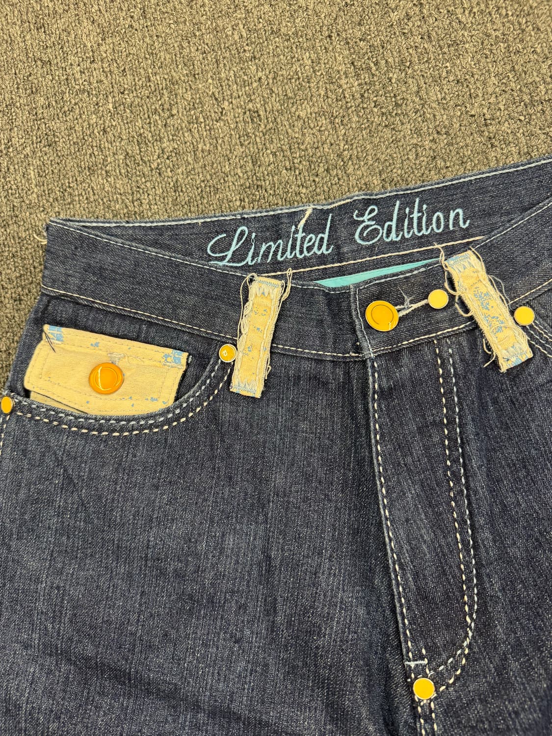 32)Coogi 빈티지 문양 자수 포인트 버뮤다 데님 팬츠 상품이미지3