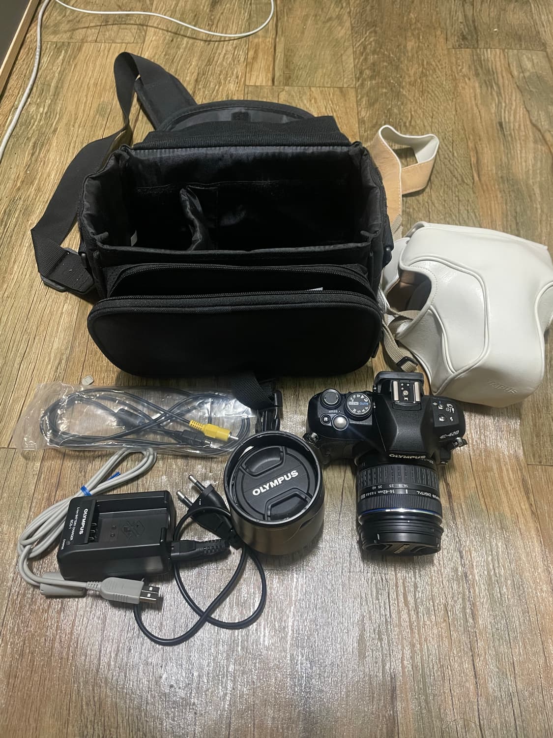 [미사용 새상품] 올림푸스 E-420 DSLR 풀세트 상품이미지1