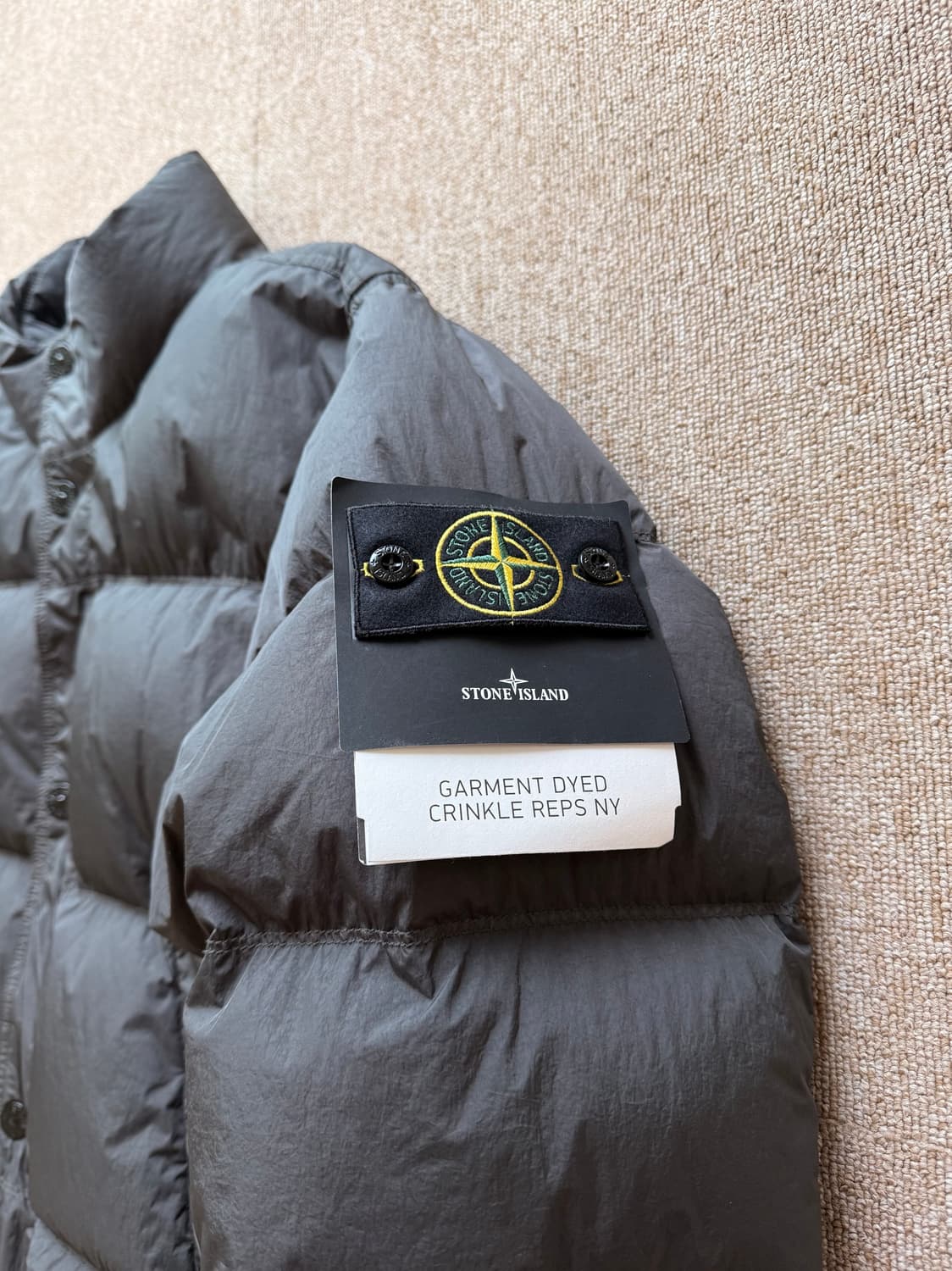 25fw 스톤아일랜드 크링클랩스 패딩 리드 그레이 L 상품이미지2