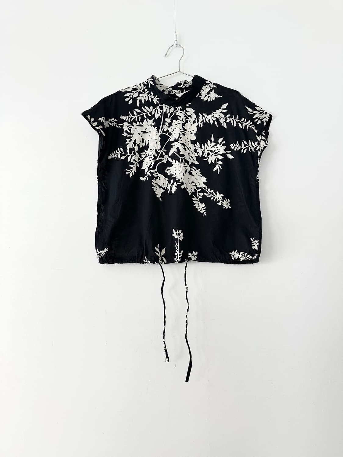 Flower moc neck string top 상품이미지1