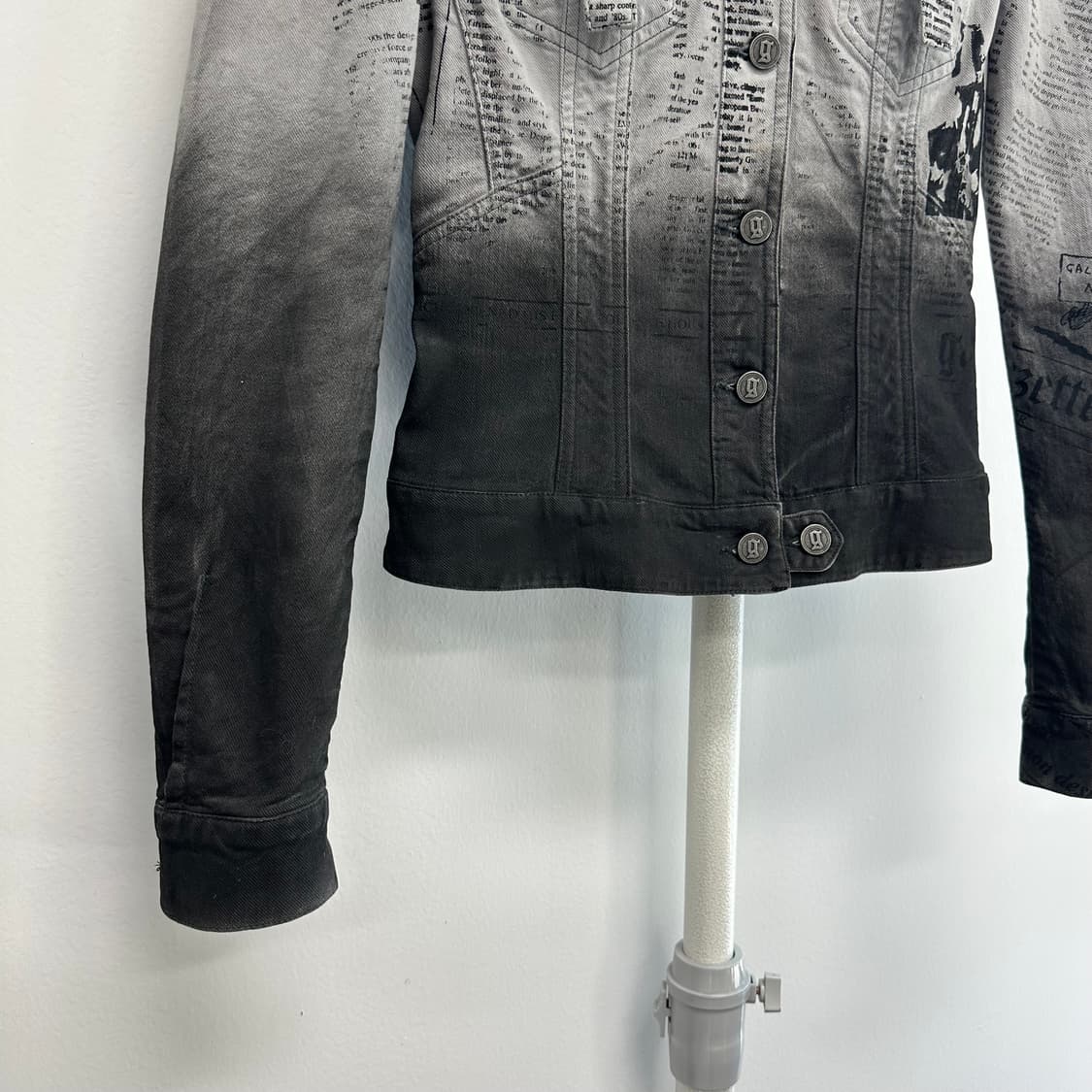 존갈리아노 아카이브 뉴스페이퍼 데님 자켓 상품이미지5