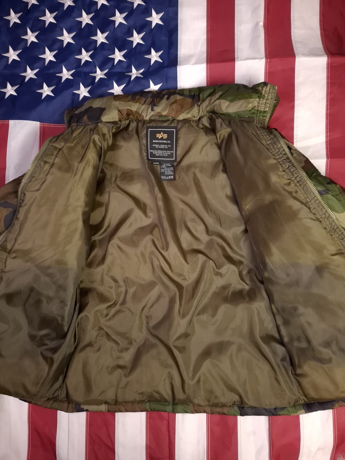 새제품 오리지날 일본판 알파사 카모 다운 패당 상품이미지7