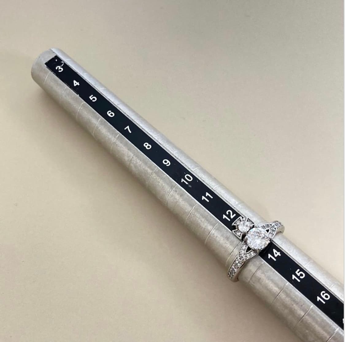 비비안웨스트우드 아카이브 화이트 크리스탈 orb링 반지 상품이미지6