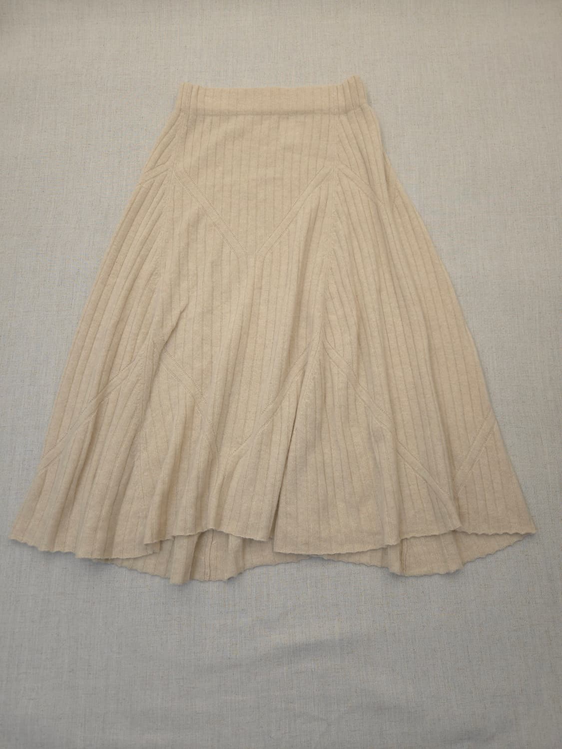 쿠메 아이보리 캐시미어 니트 플레어 스커트 상품이미지1