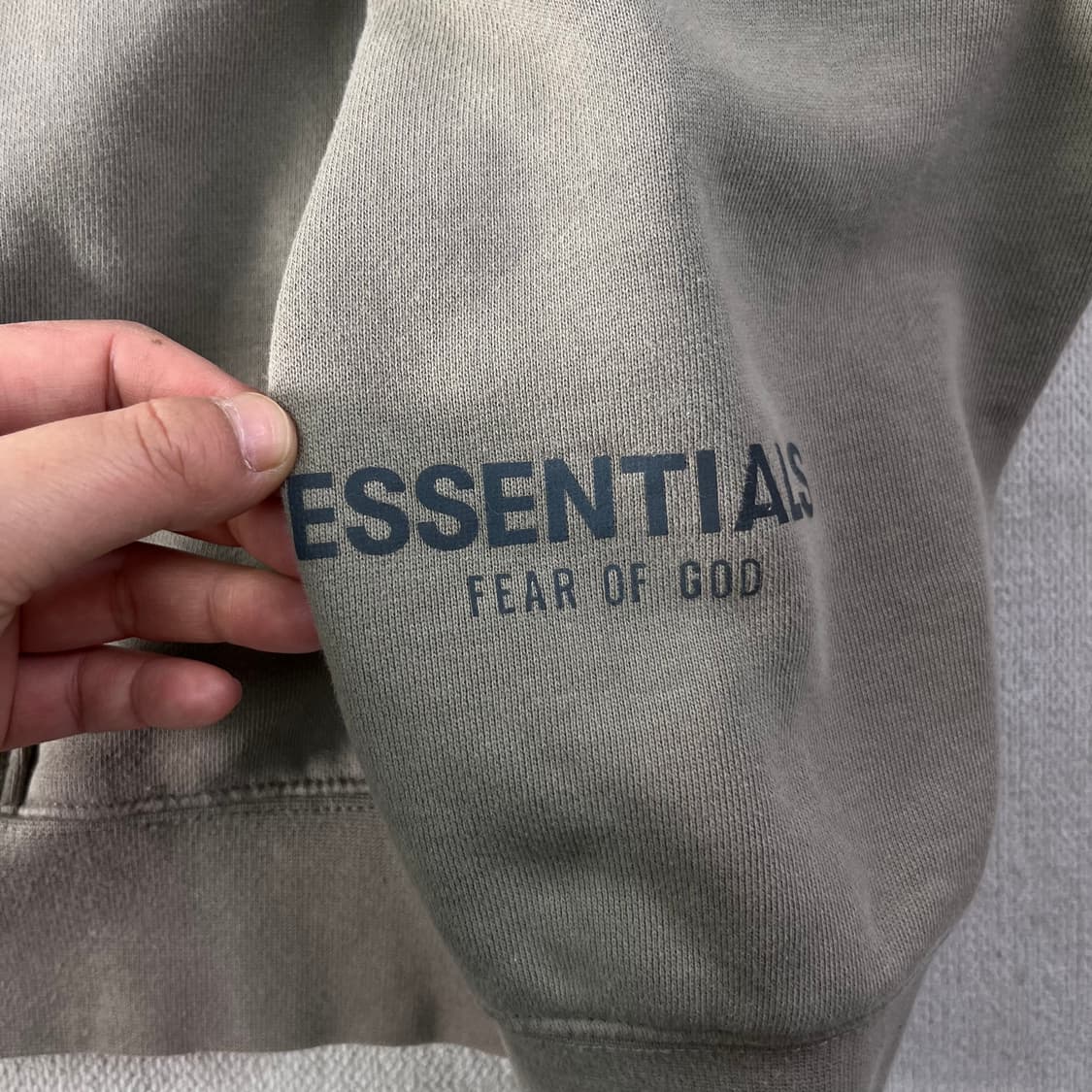 105 피오갓 에센셜 피그먼트 후드티 상품이미지5