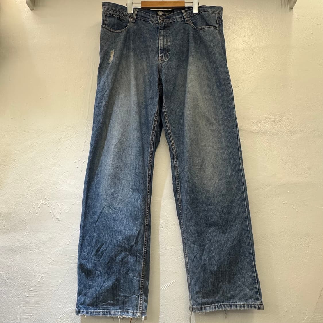 션존 포켓 자수 데님 팬츠

 상품이미지2