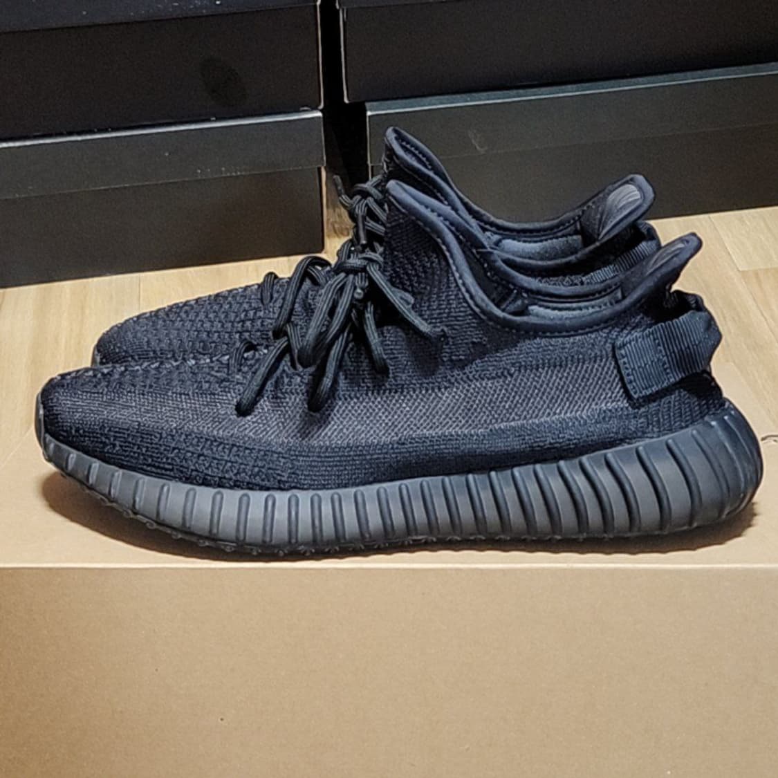 아디다스 이지부스트 275  오닉스 350V2 상품이미지1