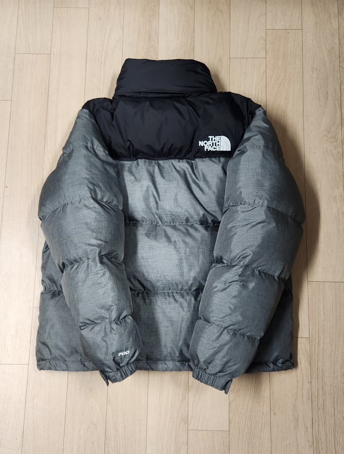 노스페이스 신형 눕시 700 패딩 회색 (해외판) XL 상품이미지2