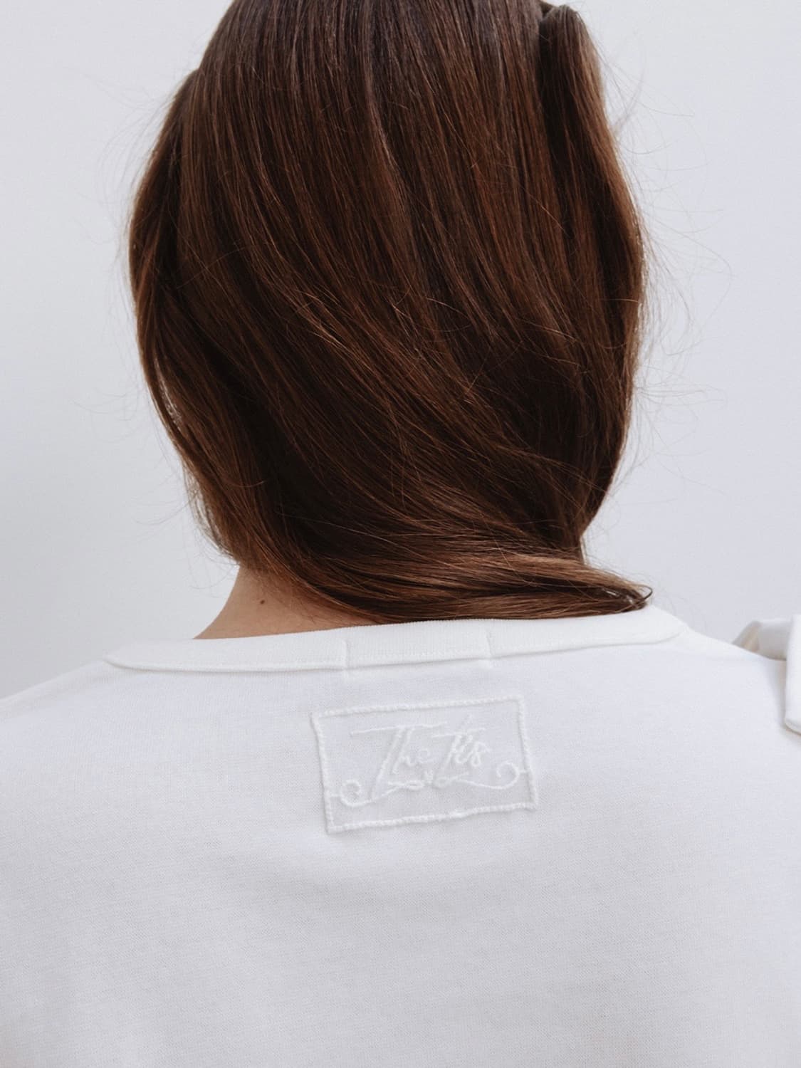 새상품) 더티스 리본 숄더 컷 티셔츠 상품이미지3