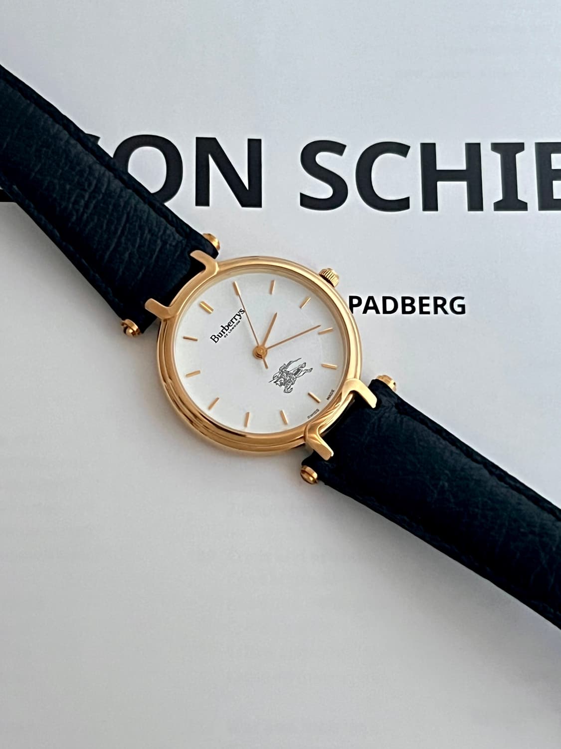 버버리 골드 라운드 화이트 다이얼 시계 / 케어 상품이미지7