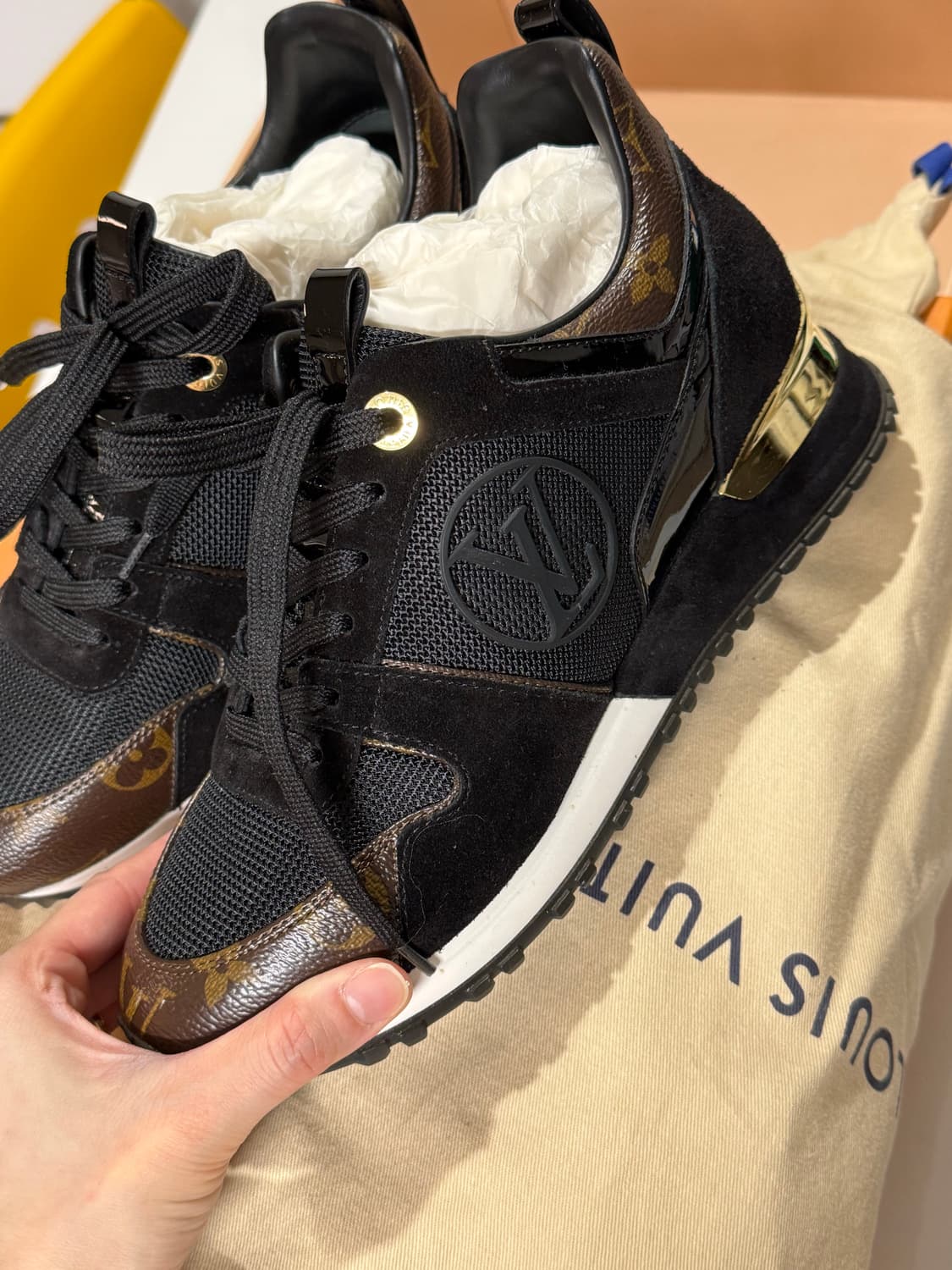 루이비통 런어웨이 블랙 모노그램 정품 225-230 상품이미지2