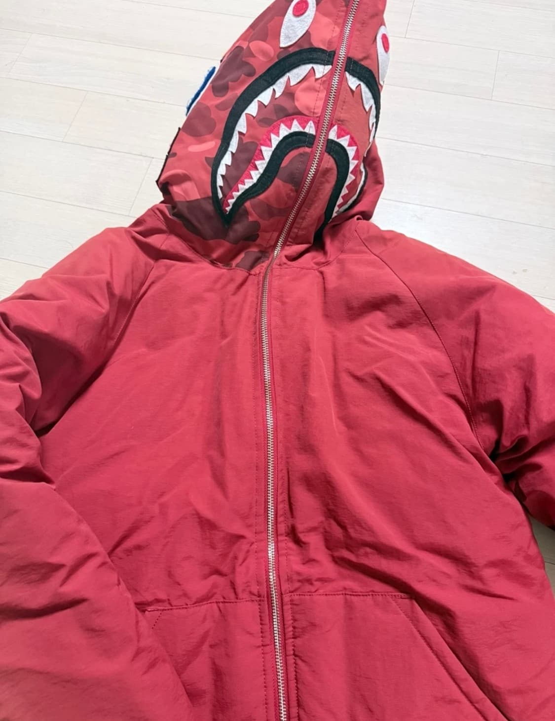 베이프 적계 패딩 샤크 후드집업 상품이미지2