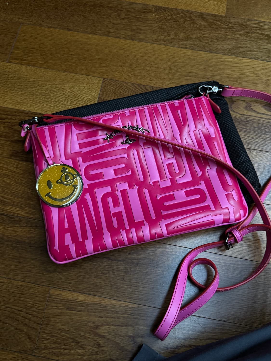 비비안웨스트우드 크로스백 상품이미지4