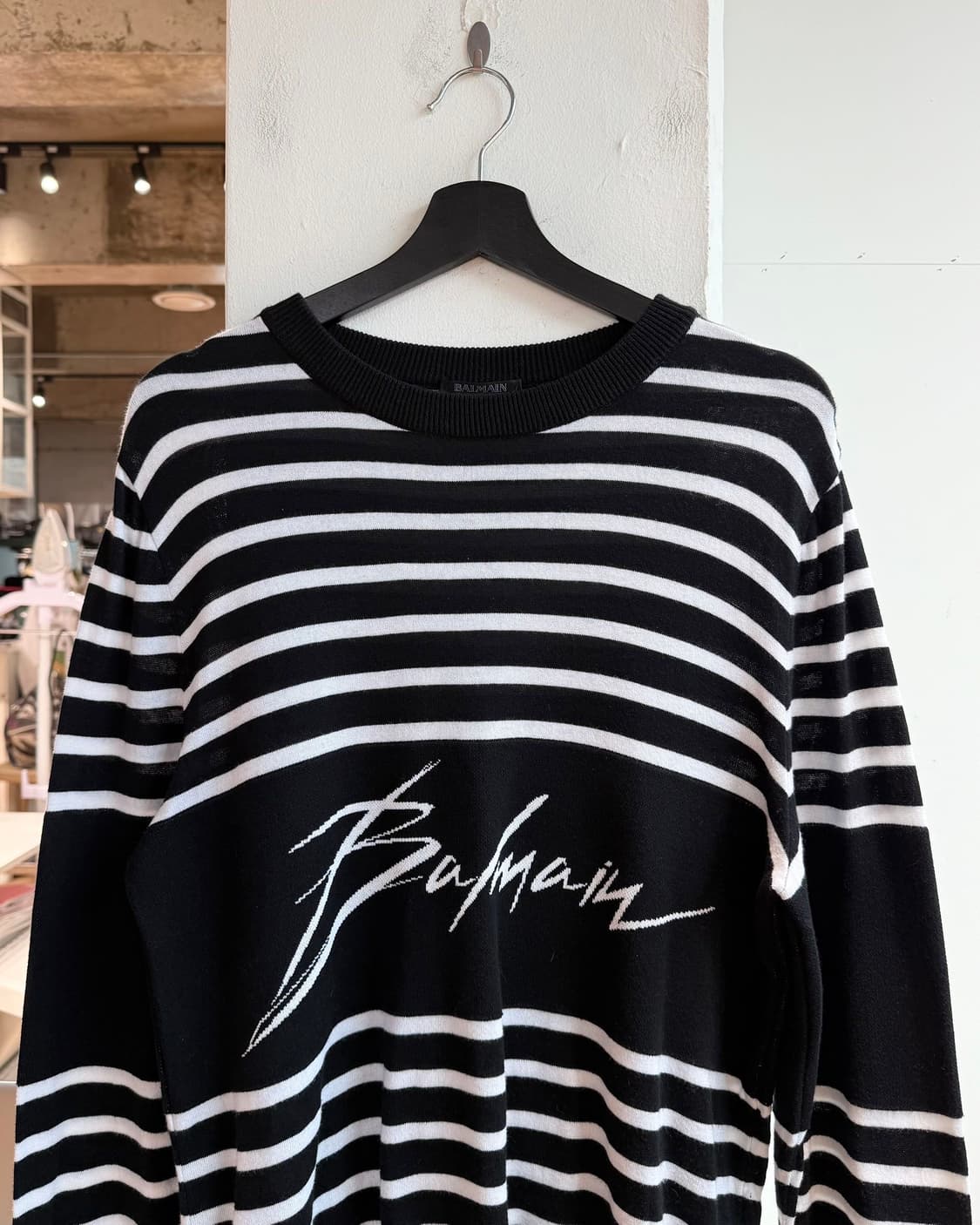 발망 블랙 스트라이프 로고 니트  상품이미지3