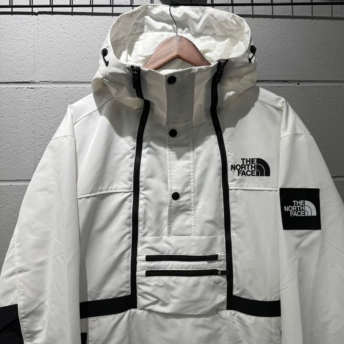 노스페이스 스팁테크 아노락 화이트 상품이미지2