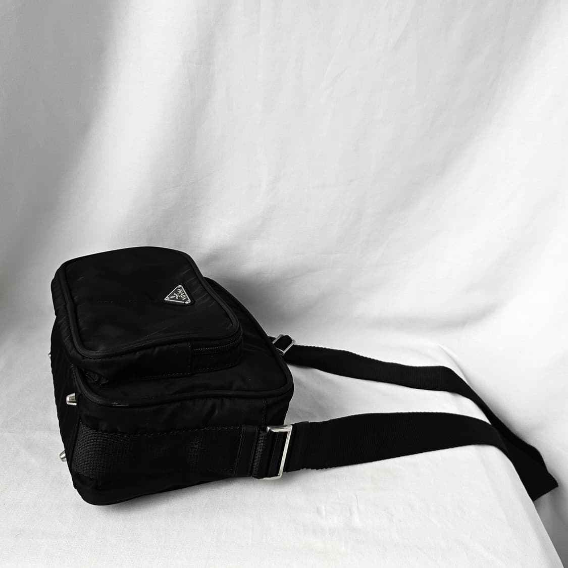 [정품 PRADA] 프라다 나일론 크로스백 카메라백 남녀공용 상품이미지3